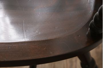 中古　北海道民芸家具　クラシカルな雰囲気を醸し出すダイニングチェア(椅子、板座チェア)(R-053951)
