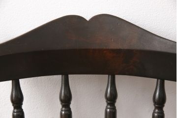 中古　北海道民芸家具　クラシカルな雰囲気を醸し出すダイニングチェア(椅子、板座チェア)(R-053952)