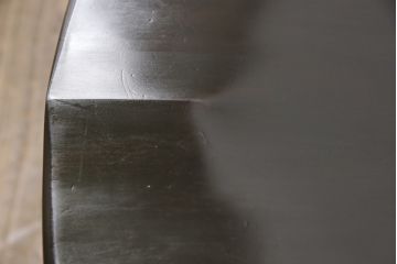 中古　北海道民芸家具　クラシカルな雰囲気を醸し出すダイニングチェア(椅子、板座チェア)(R-053952)