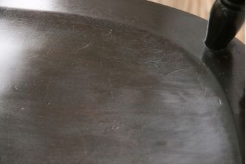 中古　北海道民芸家具　クラシカルな雰囲気を醸し出すダイニングチェア(椅子、板座チェア)(R-053953)