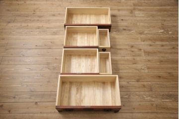 中古　美品　岩谷堂箪笥　迫力ある木目と重厚感ある金具が魅力的な小箪笥(収納箪笥、和たんす、引き出し、チェスト)(R-053954)