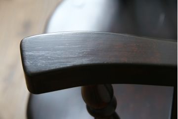 中古　松本民芸家具　#91型　落ち着きのある空間を演出するキャプテンチェア(アームチェア、板座チェア、椅子、ダイニングチェア)(R-053960)