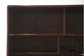 中古　美品　仙台門間屋　重厚感のある佇まいが上質な和の空間づくりにぴったりな2段重ね茶箪笥(定価約70万円)(仙台箪笥、茶棚、戸棚、収納棚)(R-053961)