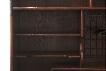 中古　美品　仙台門間屋　重厚感のある佇まいが上質な和の空間づくりにぴったりな2段重ね茶箪笥(定価約70万円)(仙台箪笥、茶棚、戸棚、収納棚)(R-053961)