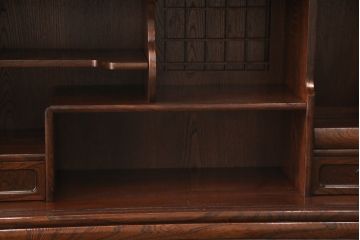 中古　美品　仙台門間屋　重厚感のある佇まいが上質な和の空間づくりにぴったりな2段重ね茶箪笥(定価約70万円)(仙台箪笥、茶棚、戸棚、収納棚)(R-053961)
