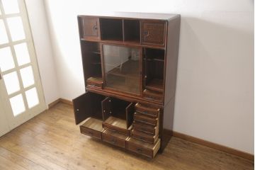 中古　美品　仙台門間屋　重厚感のある佇まいが上質な和の空間づくりにぴったりな2段重ね茶箪笥(定価約70万円)(仙台箪笥、茶棚、戸棚、収納棚)(R-053961)