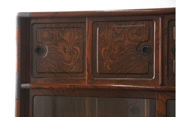 中古　美品　仙台門間屋　重厚感のある佇まいが上質な和の空間づくりにぴったりな2段重ね茶箪笥(定価約70万円)(仙台箪笥、茶棚、戸棚、収納棚)(R-053961)