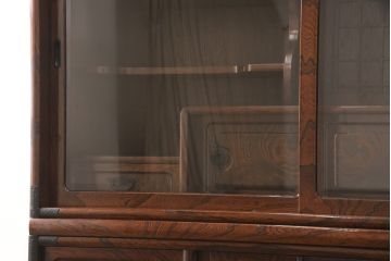 中古　美品　仙台門間屋　重厚感のある佇まいが上質な和の空間づくりにぴったりな2段重ね茶箪笥(定価約70万円)(仙台箪笥、茶棚、戸棚、収納棚)(R-053961)