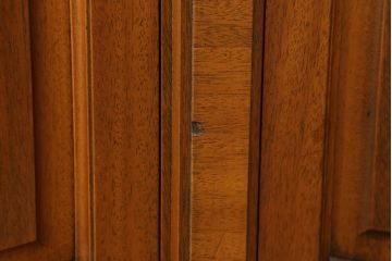 中古　DREXEL HERITAGE(ドレクセルヘリテイジ)　Triune(トライユン)　クラシカルな佇まいのサイドボード(定価約54万円)(キャビネット、リビングボード)(R-053962)
