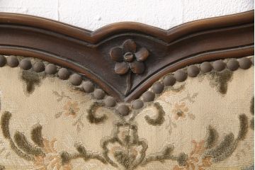張替え費込み!! 中古　特注品　カリモク家具(karimoku)　domani(ドマーニ)　Louis(ルイ)XVシリーズ　エレガントな空間づくりにおすすめの三人掛けソファ(3人掛け、3P)(定価約130万円)(R-053970)