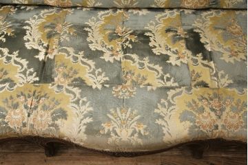 張替え費込み!! 中古　特注品　カリモク家具(karimoku)　domani(ドマーニ)　Louis(ルイ)XVシリーズ　エレガントな空間づくりにおすすめの三人掛けソファ(3人掛け、3P)(定価約130万円)(R-053970)