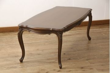 中古　カリモク家具(karimoku)　domani(ドマーニ)　Louis(ルイ)XVシリーズ　細やかなレリーフが魅力的なセンターテーブル(リビングテーブル)(R-053971)