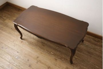中古　カリモク家具(karimoku)　domani(ドマーニ)　Louis(ルイ)XVシリーズ　細やかなレリーフが魅力的なセンターテーブル(リビングテーブル)(R-053972)