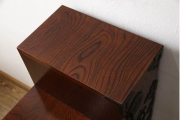中古　美品　岩谷堂箪笥　力強い杢目と黒々とした金具が高級感溢れる階段箪笥(和タンス、収納箪笥)(R-053974)