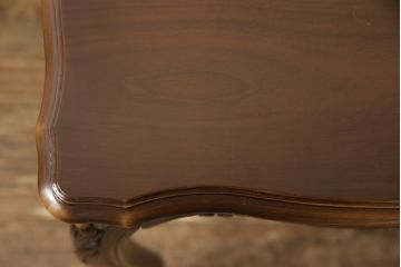 中古　カリモク家具(karimoku)　domani(ドマーニ)　Louis(ルイ)XVシリーズ　優雅なレリーフが上品なサイドテーブル(コーヒーテーブル、飾り台、花台)(R-053975)