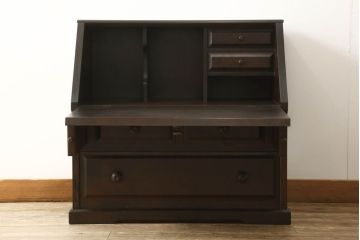 中古　北海道民芸家具　クラシカルな雰囲気漂うライティングビューロー(机、引き出し、チェスト)(R-053981)