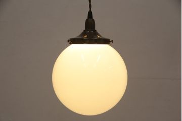 アンティーク照明　シンプルなデザインが取り入れやすい球体型の天井照明(吊り下げ照明、ペンダントライト)(R-053983)