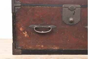 和製アンティーク　前面ケヤキ材　深みのある色合いが味わい深い二本松箪笥のローボード(ローチェスト、テレビ台、引き出し、和たんす)(R-053992)