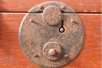 和製アンティーク　すっきりとした佇まいが印象的な高山箪笥(時代箪笥、和たんす、チェスト、引き出し)(R-053993)