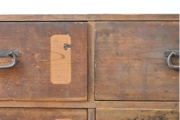 和製アンティーク　杉材　6杯引き出し　長き時代を刻んだ風合いが趣溢れるローチェスト(引き出し、チェスト、和たんす、リビングボード)(R-054007)