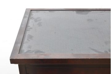 中古　北海道民芸家具　脚(台輪)付きリメイク　上品な佇まいが落ち着きのある雰囲気を演出してくれる収納棚(食器棚、戸棚、飾り棚、サイドキャビネット、サイドボード、ブックケース、本箱)(R-054017)