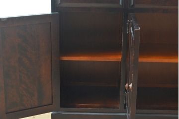 中古　北海道民芸家具　天板リメイク・ヒノキ天板　上品な佇まいが落ち着きのある雰囲気を高めるサイドボード(キャビネット、収納棚、戸棚、サイドキャビネット)(R-054018)