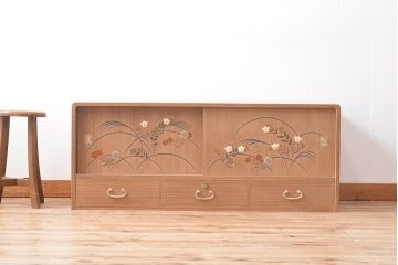 中古　国産　手造り工芸家具　蒔絵入り　気品が漂う総桐箪笥ローボード(テレビ台、桐たんす、収納棚)(R-054024)