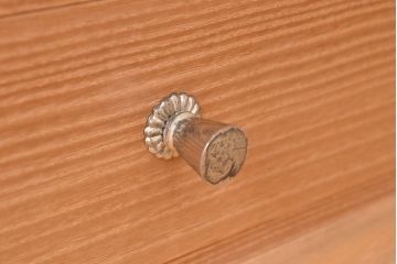 中古　国産　手造り工芸家具　蒔絵入り　気品が漂う総桐箪笥ローボード(テレビ台、桐たんす、収納棚)(R-054024)