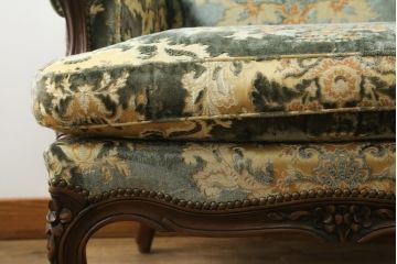 中古　美品　カリモク家具(karimoku)　domani(ドマーニ)　Louis(ルイ)XVシリーズ　ルイ15世　優雅なひとときを演出してくれる1人掛けソファ(定価約50万円)(アームソファ、一人掛け、1P)(R-054026)