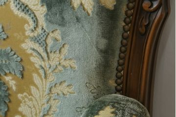 中古　美品　カリモク家具(karimoku)　domani(ドマーニ)　Louis(ルイ)XVシリーズ　ルイ15世　優雅なひとときを演出してくれる1人掛けソファ(定価約50万円)(アームソファ、一人掛け、1P)(R-054026)