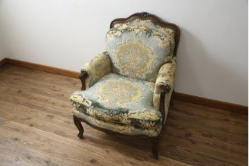 中古　カリモク家具(karimoku)　domani(ドマーニ)　Louis(ルイ)XVシリーズ　ルイ15世　優雅なひとときを演出してくれる1人掛けソファ(定価約50万円)(アームソファ、一人掛け、1P)(R-054027)