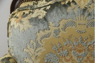 中古　カリモク家具(karimoku)　domani(ドマーニ)　Louis(ルイ)XVシリーズ　ルイ15世　優雅なひとときを演出してくれる1人掛けソファ(定価約50万円)(アームソファ、一人掛け、1P)(R-054027)
