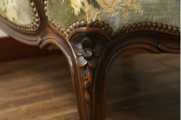 中古　カリモク家具(karimoku)　domani(ドマーニ)　Louis(ルイ)XVシリーズ　ルイ15世　優雅なひとときを演出してくれる1人掛けソファ(定価約50万円)(アームソファ、一人掛け、1P)(R-054027)
