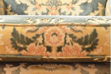 張替え費込み!! 中古　カリモク家具(karimoku)　domani(ドマーニ)　Louis(ルイ)XVシリーズ　ルイ15世　優雅なひとときを演出してくれる1人掛けソファ(定価約50万円)(アームソファ、一人掛け、1P)(R-054028)