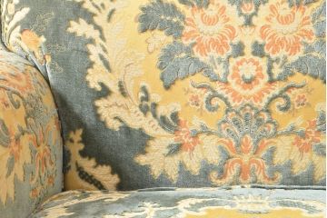 張替え費込み!! 中古　カリモク家具(karimoku)　domani(ドマーニ)　Louis(ルイ)XVシリーズ　ルイ15世　優雅なひとときを演出してくれる1人掛けソファ(定価約50万円)(アームソファ、一人掛け、1P)(R-054029)