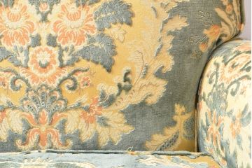 張替え費込み!! 中古　カリモク家具(karimoku)　domani(ドマーニ)　Louis(ルイ)XVシリーズ　ルイ15世　優雅なひとときを演出してくれる1人掛けソファ(定価約50万円)(アームソファ、一人掛け、1P)(R-054029)