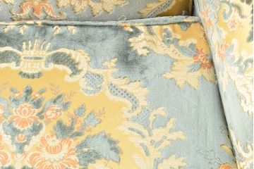 張替え費込み!! 中古　カリモク家具(karimoku)　domani(ドマーニ)　Louis(ルイ)XVシリーズ　ルイ15世　優雅なひとときを演出してくれる1人掛けソファ(定価約50万円)(アームソファ、一人掛け、1P)(R-054029)