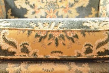 張替え費込み!! 中古　カリモク家具(karimoku)　domani(ドマーニ)　Louis(ルイ)XVシリーズ　ルイ15世　優雅なひとときを演出してくれる1人掛けソファ(定価約50万円)(アームソファ、一人掛け、1P)(R-054029)