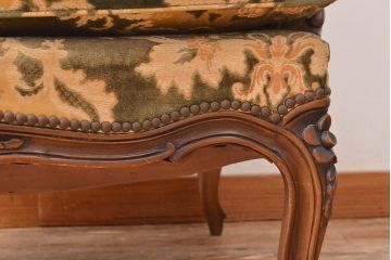 張替え費込み!! 中古　カリモク家具(karimoku)　domani(ドマーニ)　Louis(ルイ)XVシリーズ　ルイ15世　優雅なひとときを演出してくれる1人掛けソファ(定価約50万円)(アームソファ、一人掛け、1P)(R-054029)