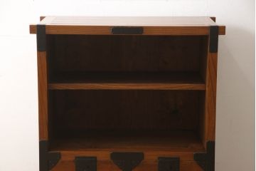 中古　民芸家具　前面ケヤキ材　古い金具を使って再生された車箪笥(和たんす、時代箪笥、戸棚)(R-054031)