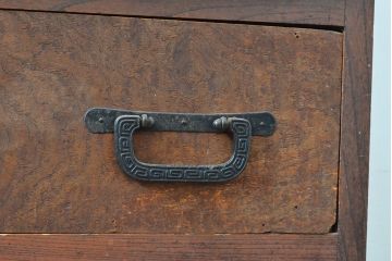和製アンティーク　前面ケヤキ材　玉杢　ケヤキの杢目が美しい収納棚(戸棚、サイドボード、時代箪笥、和箪笥)(R-054087)