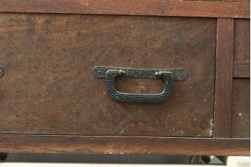 和製アンティーク　前面ケヤキ材　玉杢　ケヤキの杢目が美しい収納棚(戸棚、サイドボード、時代箪笥、和箪笥)(R-054087)