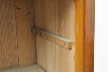 和製アンティーク　昭和初期　前面ケヤキ材・ヒノキ材　情緒あふれる和の空間づくりに活躍する関東水屋箪笥のサイドボード(収納棚、サイドキャビネット、戸棚、引き出し)(R-054097)