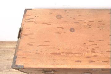 和製アンティーク　シンプルなデザインの中にも使い込まれた味わいがある収納箪笥(引き出し、チェスト、和箪笥)(R-054139)