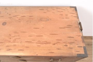 和製アンティーク　シンプルなデザインの中にも使い込まれた味わいがある収納箪笥(引き出し、チェスト、和箪笥)(R-054139)
