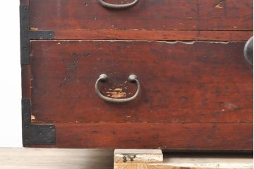 和製アンティーク　シンプルなデザインの中にも使い込まれた味わいがある収納箪笥(引き出し、チェスト、和箪笥)(R-054139)
