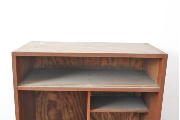 和製アンティーク　レトロな佇まいが目を引く収納棚(キャビネット、食器棚、戸棚)(R-054143)