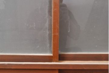 和製アンティーク　レトロな佇まいが目を引く収納棚(キャビネット、食器棚、戸棚)(R-054143)
