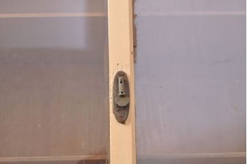 和製アンティーク　クラシカルなデザインがすてきな収納棚(キャビネット、食器棚、戸棚)(R-054144)