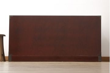 中古　美品　牡丹をあしらった金具と漆塗りが高級感溢れる仙台箪笥(定価約95万円)(収納箪笥、引き出し、チェスト)(R-054158)